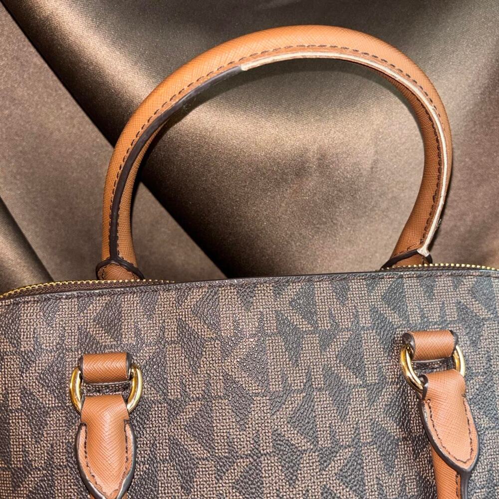 Michael Kors Large Dome Satchel *handle wear / otherwise excellent condition* - Picture 5 of 8